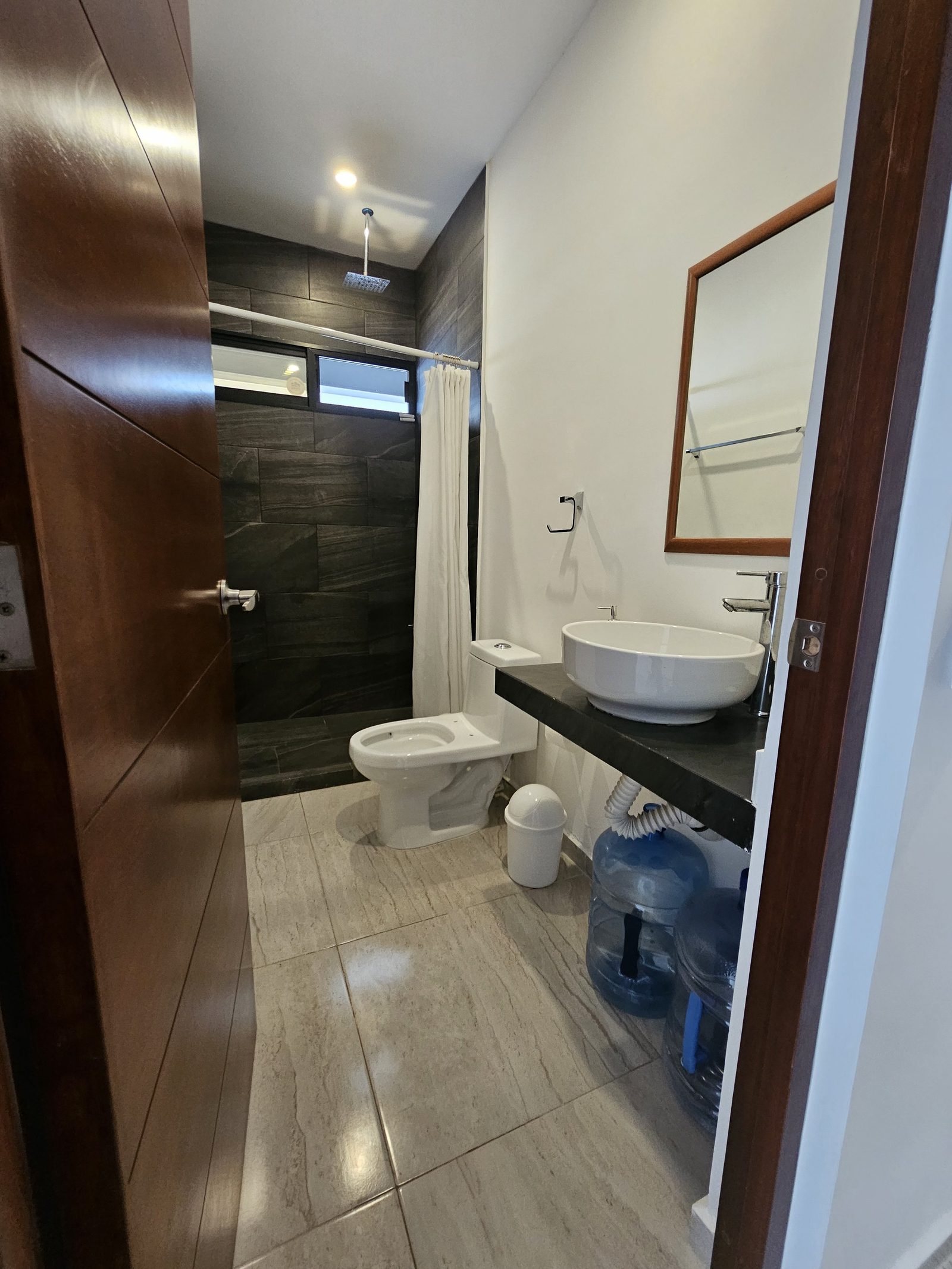 Baño del cuarto en planta baja